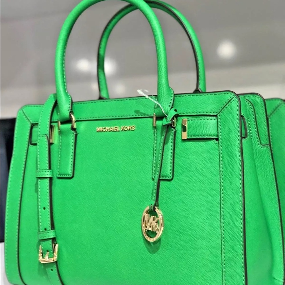 Authentic Michael Kors medium dillon handbag - Picture 4 of 8